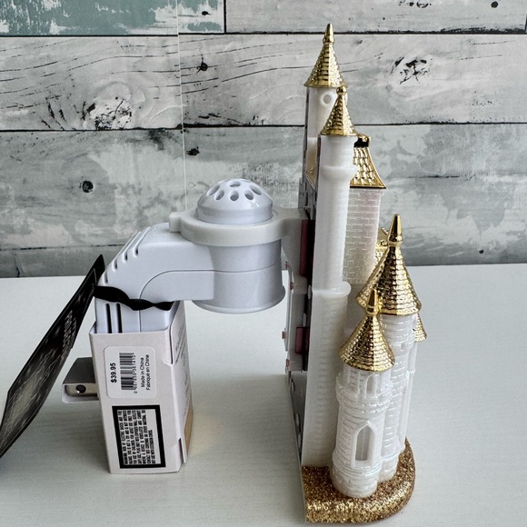 Gold and White Castle Princess Wall Plug - Picture 2 of 3